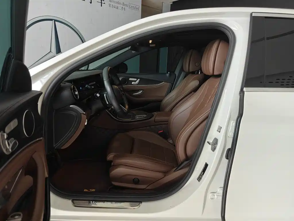 Mercedes-Benz E-Class 2022 E 300 L Sport Fashion фото 7