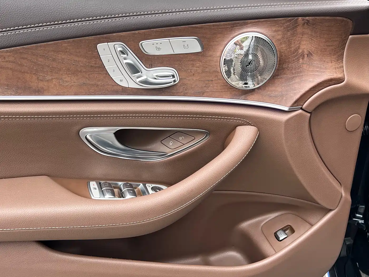 Mercedes-Benz E-Class 2017 E 300 L Luxury фото 12