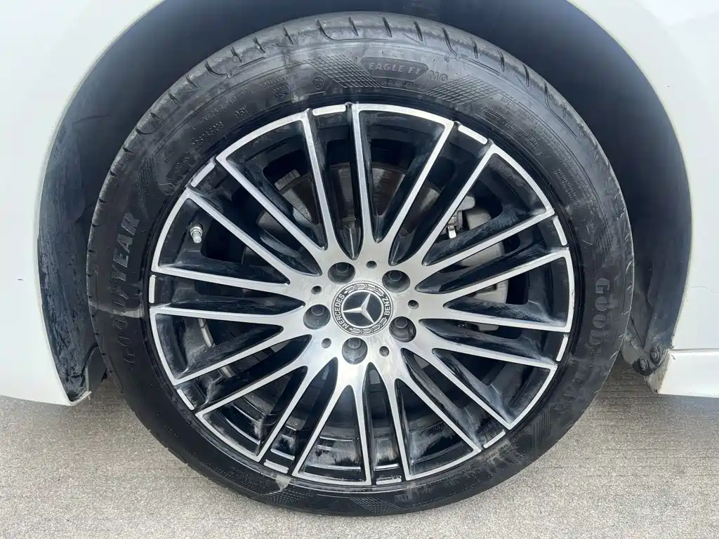 Фото 23 - Mercedes-Benz C-Class