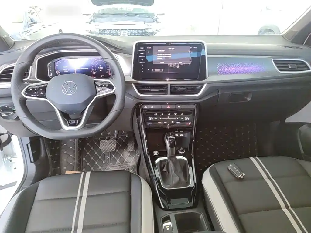 Volkswagen T-ROC 2025 2025 Second Facelift 300TSI DSG 2WD Morning Light Edition