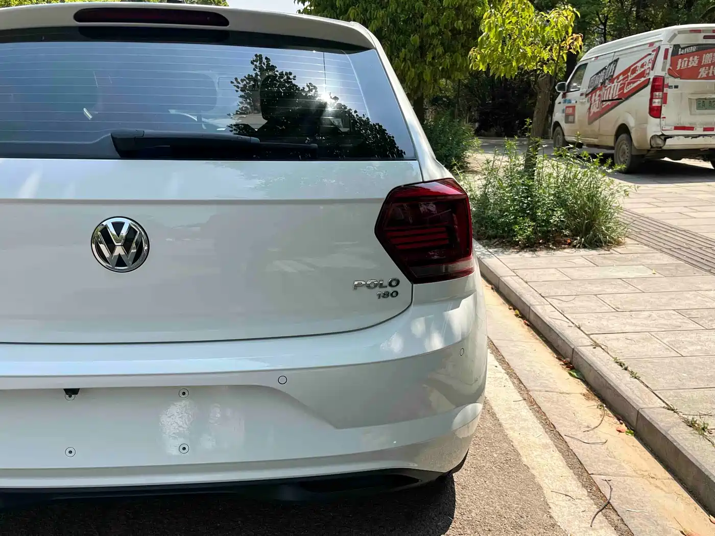 Volkswagen Polo 2019 Plus 1.5L Automatic Colorful Tech Edition фото 11