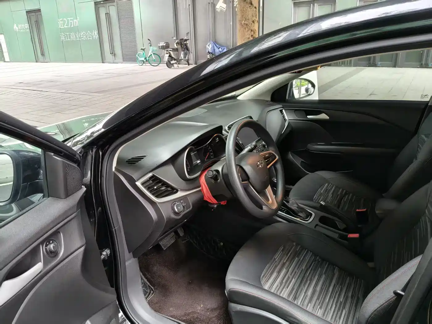 Chevrolet Monza 2019 Redline 320T DCT Joy Edition China VI фото 4