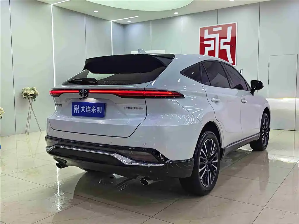 Toyota Venza 2022 2.0L CVT 2WD Premium фото 6