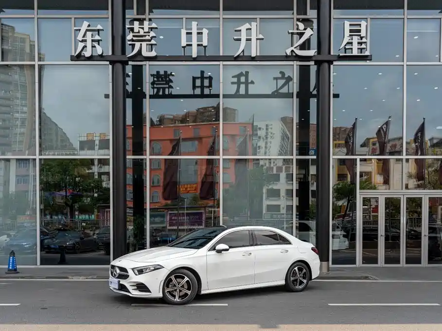 Mercedes-Benz A-Class 2023 A 200 L Fashion фото 3