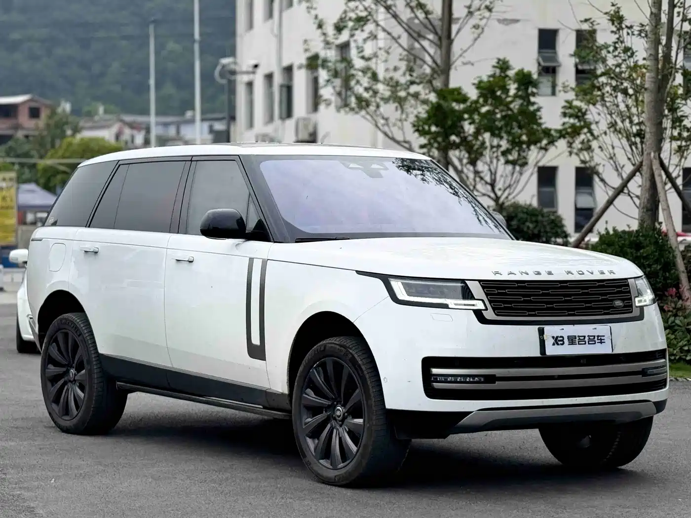 Land Rover Range Rover 2024 3.0 L6 400PS Golden Age Extended 7-Seater фото 11