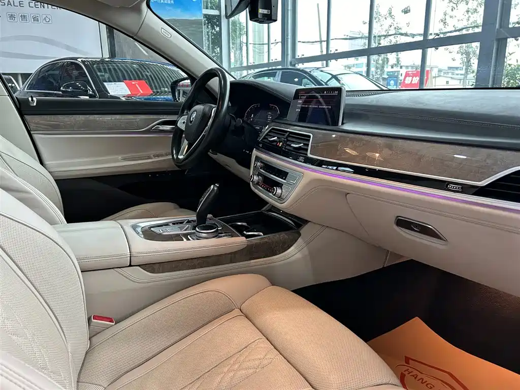 BMW 7 Series 2021 Model 740Li Leading Luxury Package фото 13