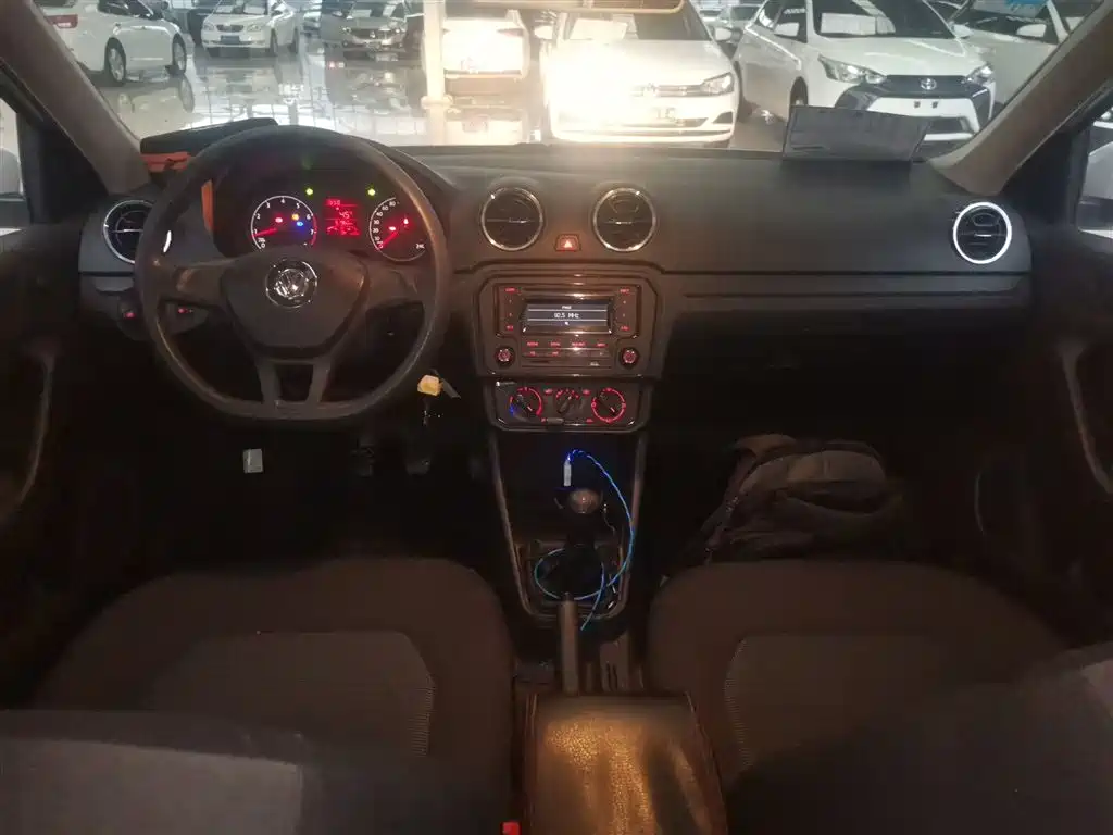Volkswagen Jetta 2017 1.5L Manual Fashion фото 10