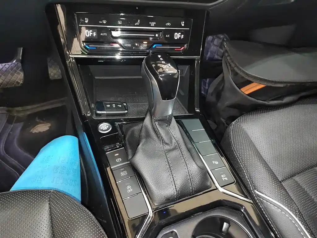 Volkswagen Passat 2023 Facelift 330TSI Luxury Edition фото 14