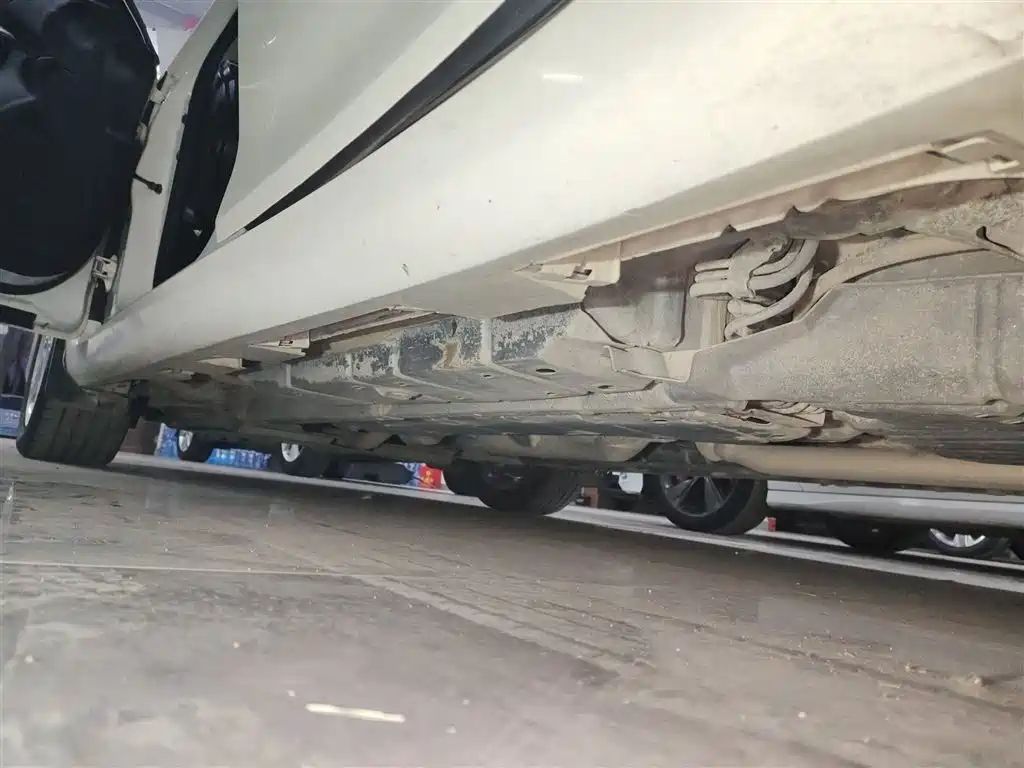 Toyota Camry 2015 Junrui 2.0S Dynamic Edition фото 22