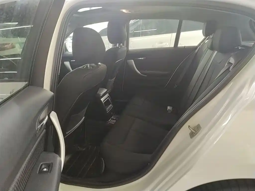 BMW 1 Series (Import) 2016 118i Leading фото 17