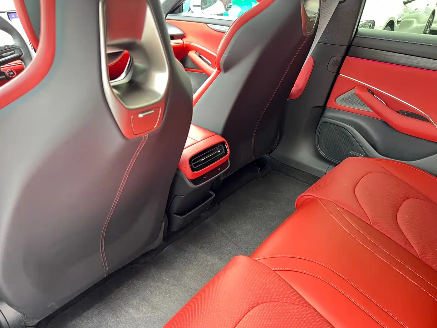 Xiaomi Auto Xiaomi SU7 2024 RWD Ultra Long Range Advanced Smart Driving Pro Edition фото 14