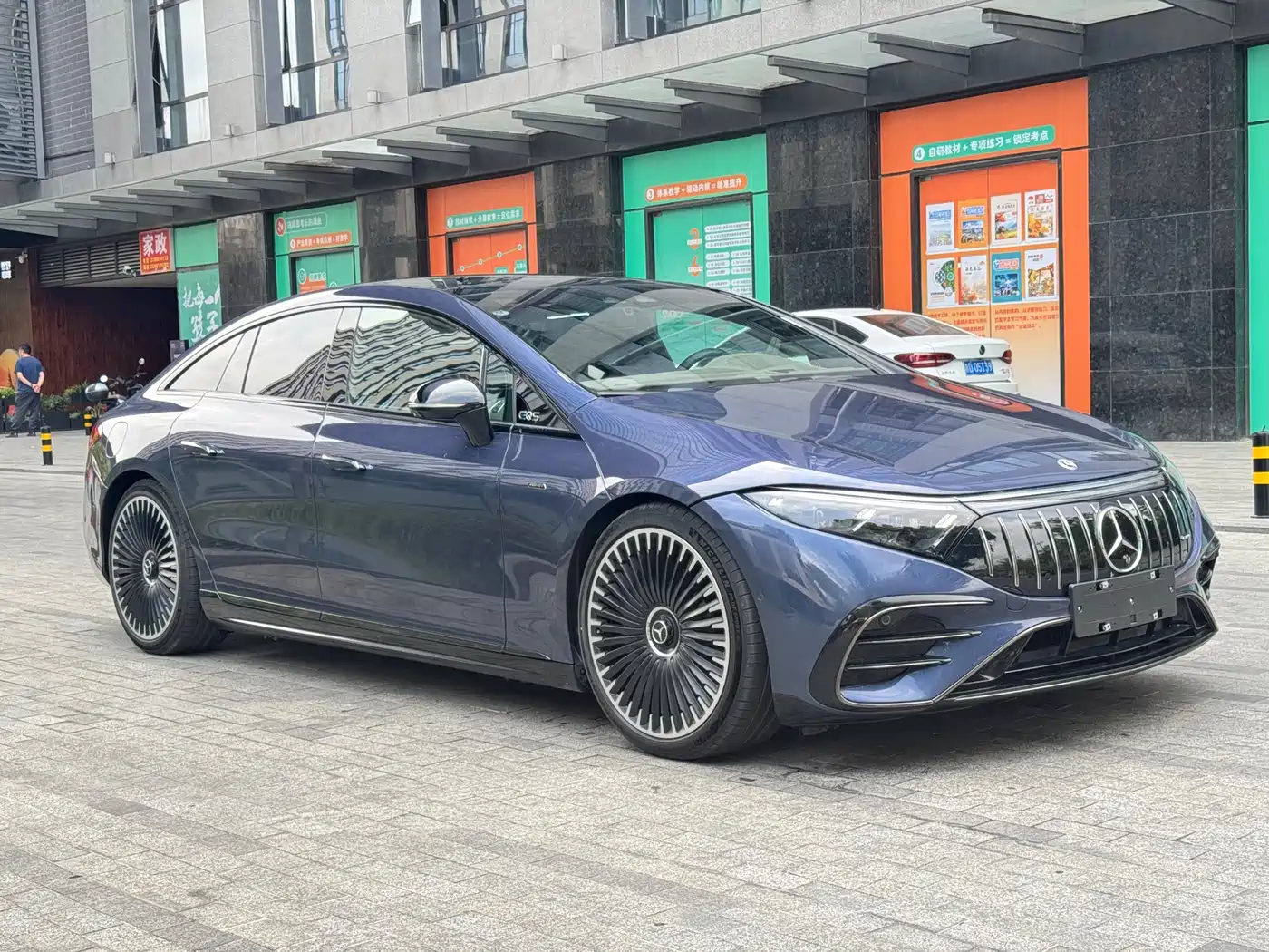 MERCEDES-BENZ EQS AMG