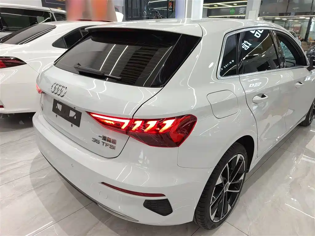 Audi A3 2022 Sportback 35 TFSI Luxury Elegance фото 7