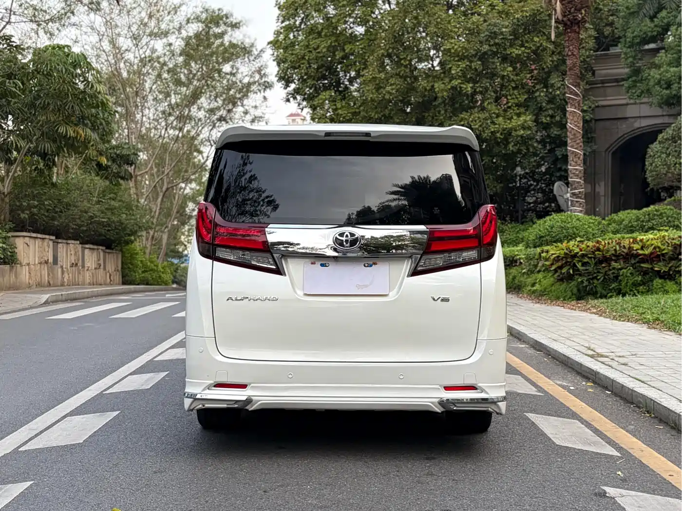 Toyota Alphard 2015 3.5L Premium Edition фото 16