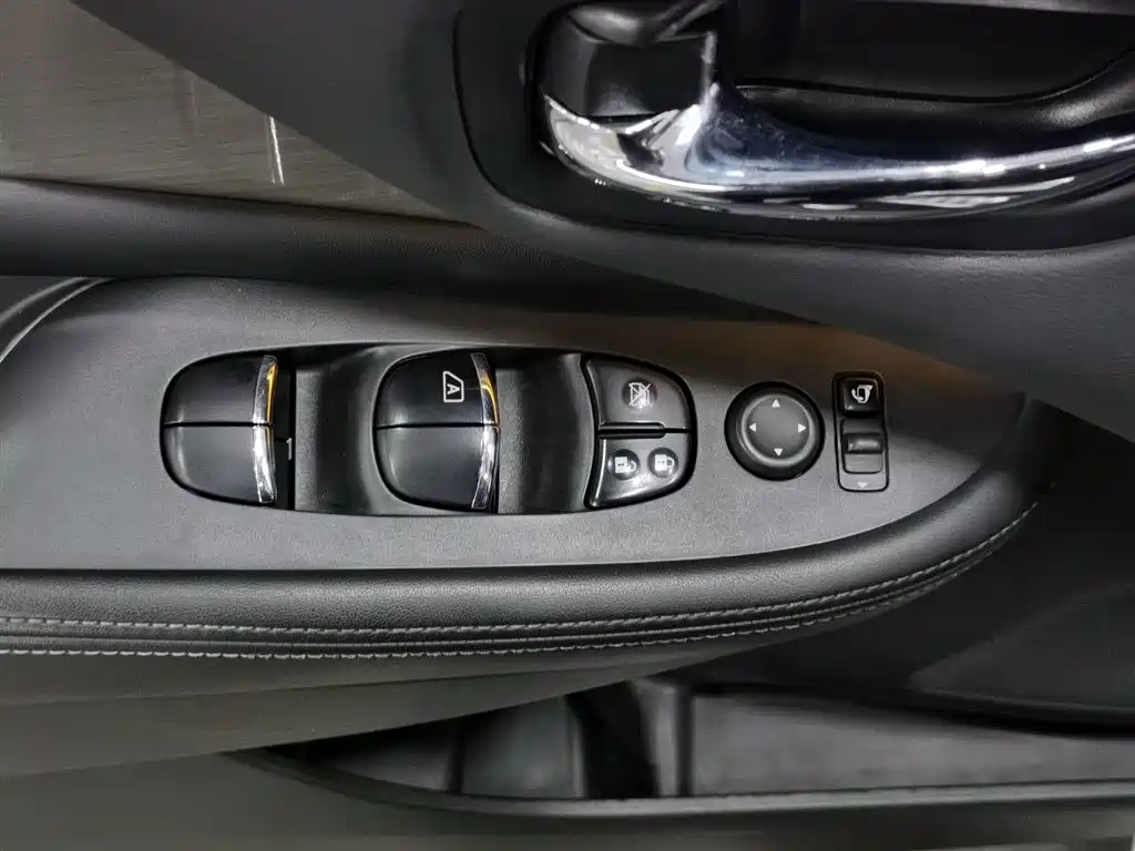 Nissan Murano 2017 2.5L XL 2WD Smart Premium Edition фото 9