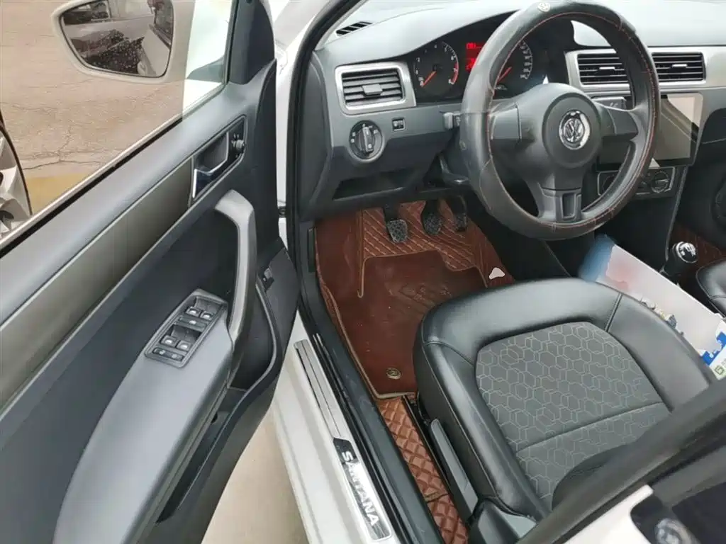 Volkswagen Santana 2015 1.6L Manual Comfort Edition фото 16