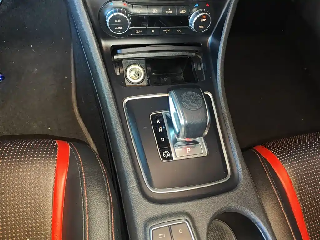 Mercedes-Benz A-Class AMG (Import) 2014 AMG A 45 4MATIC фото 10