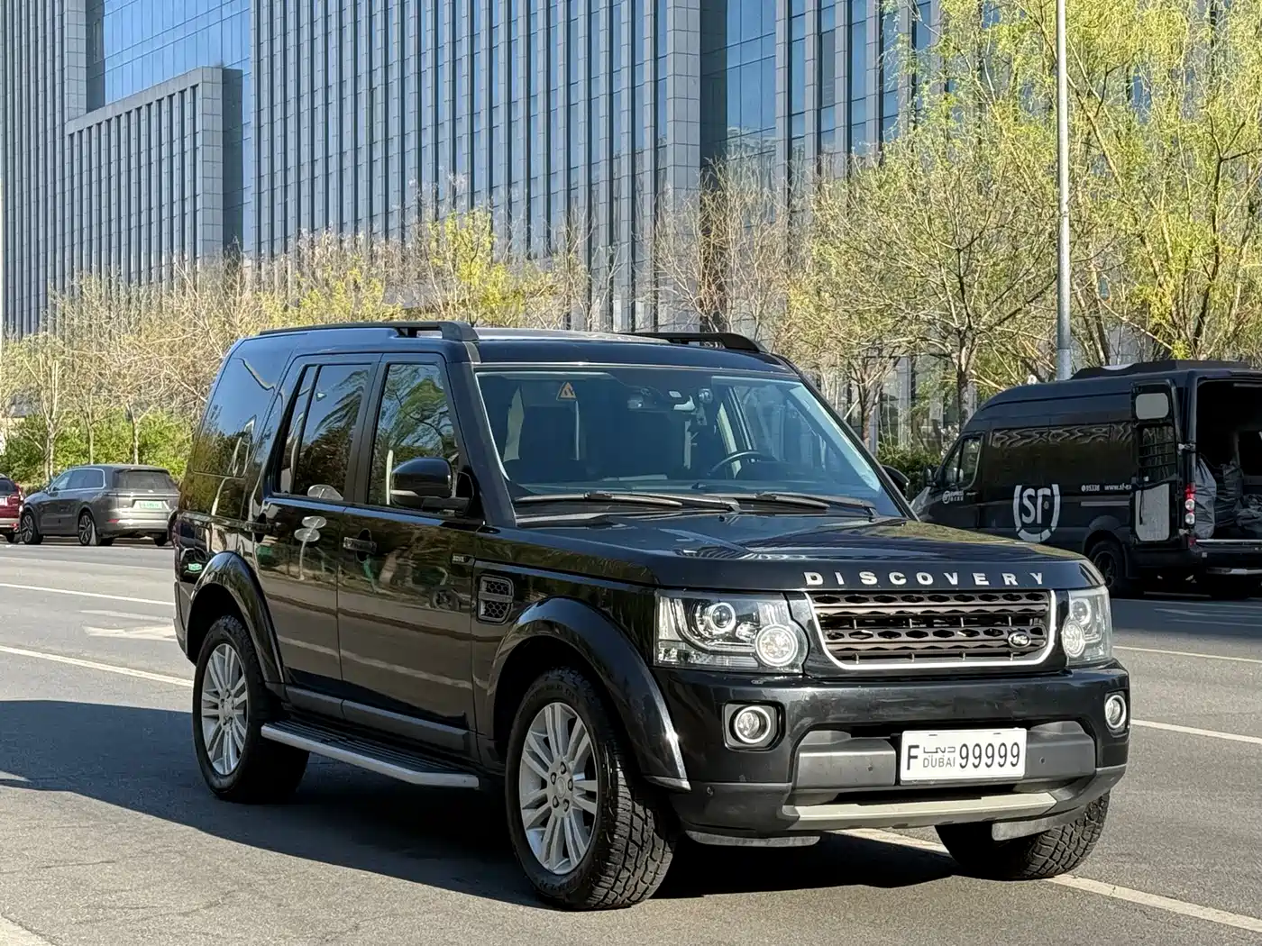 Land Rover Discovery 2016 3.0 SC V6 HSE фото 2
