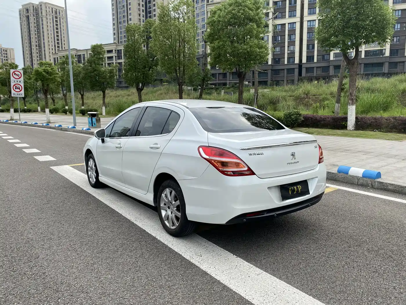 Peugeot 308 2014 Model Joy Edition Classic 1.6L Manual Trend Style фото 4