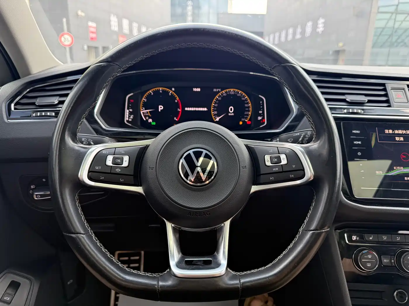 Volkswagen Tiguan L 2021 330TSI Automatic 2WD R-Line Premium фото 10