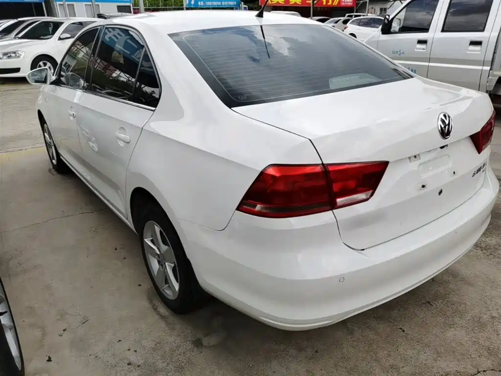 Volkswagen Santana 2015 1.6L Manual Comfort Edition фото 5