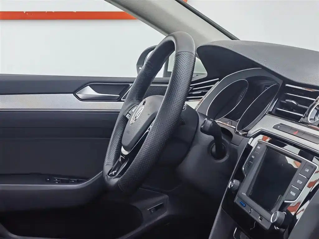 Volkswagen Magotan 2017 330TSI DSG Leading фото 22