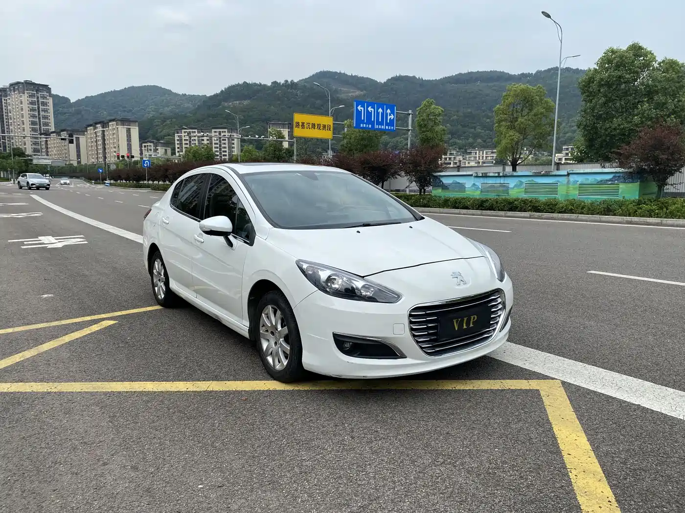 Peugeot 308 2014 Model Joy Edition Classic 1.6L Manual Trend Style фото 8