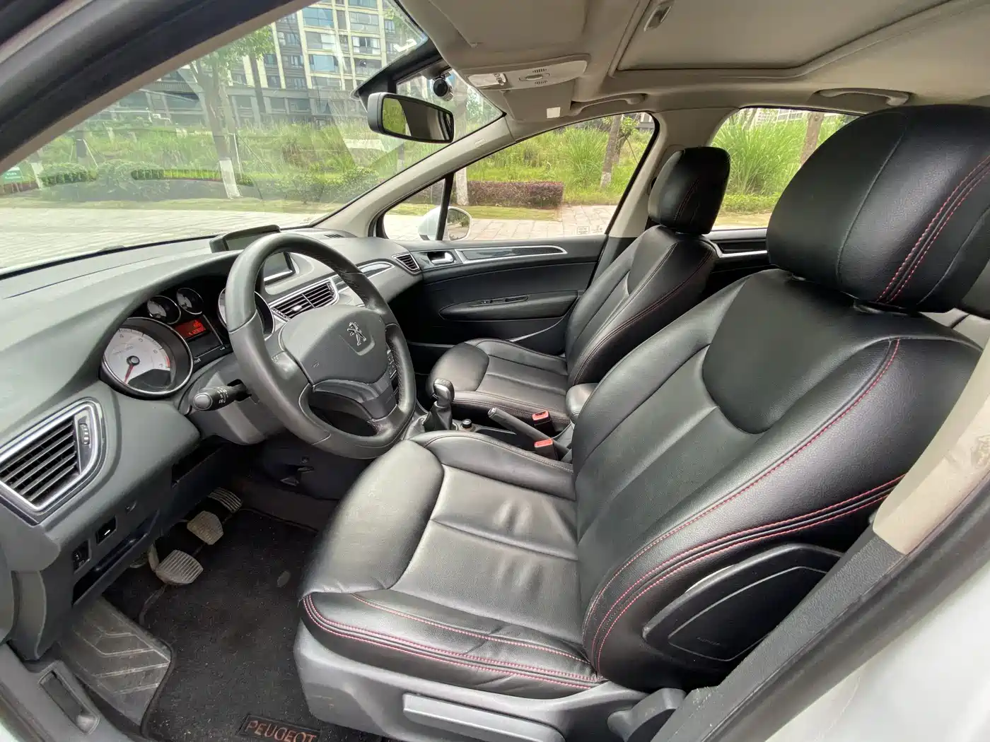 Peugeot 308 2014 Model Joy Edition Classic 1.6L Manual Trend Style фото 10