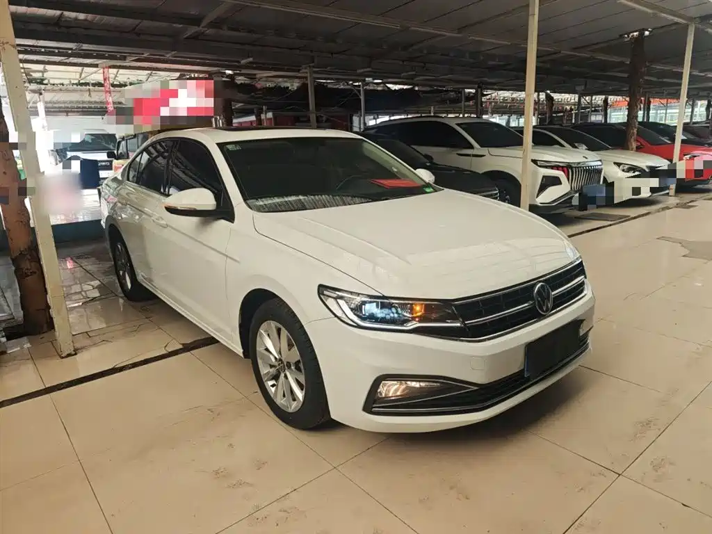 VOLKSWAGEN BORA