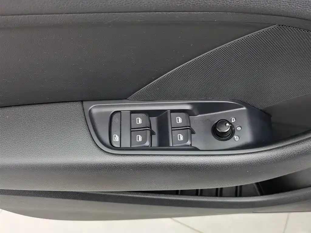 Audi A3 2015 Limousine 35 TFSI Millionth Anniversary Comfort Enjoyment Type фото 9