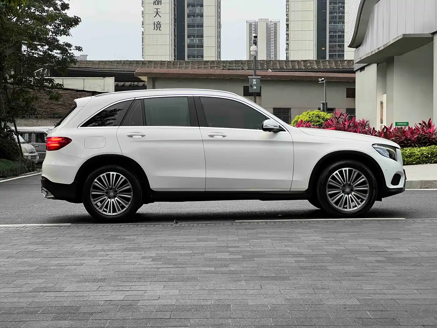 Mercedes-Benz GLC 2017 GLC 200 4MATIC фото 9