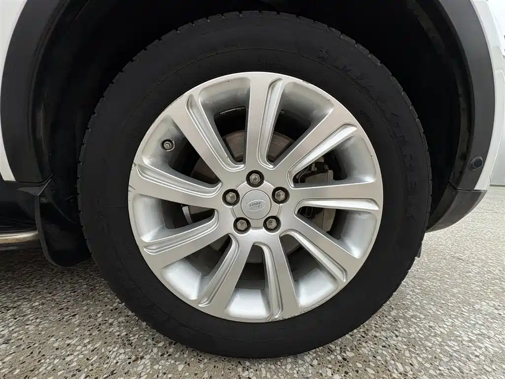 Land Rover Discovery Sport 2018 240PS SE Edition фото 13