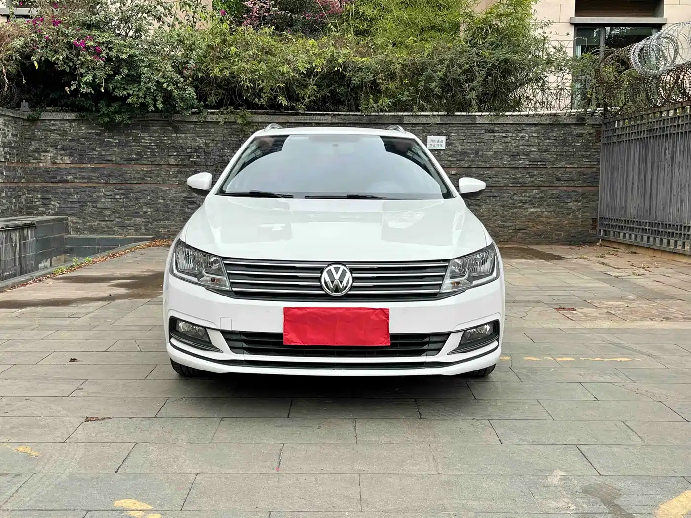 Volkswagen Lavida Tour 2017 230TSI DSG Comfort Edition фото 2