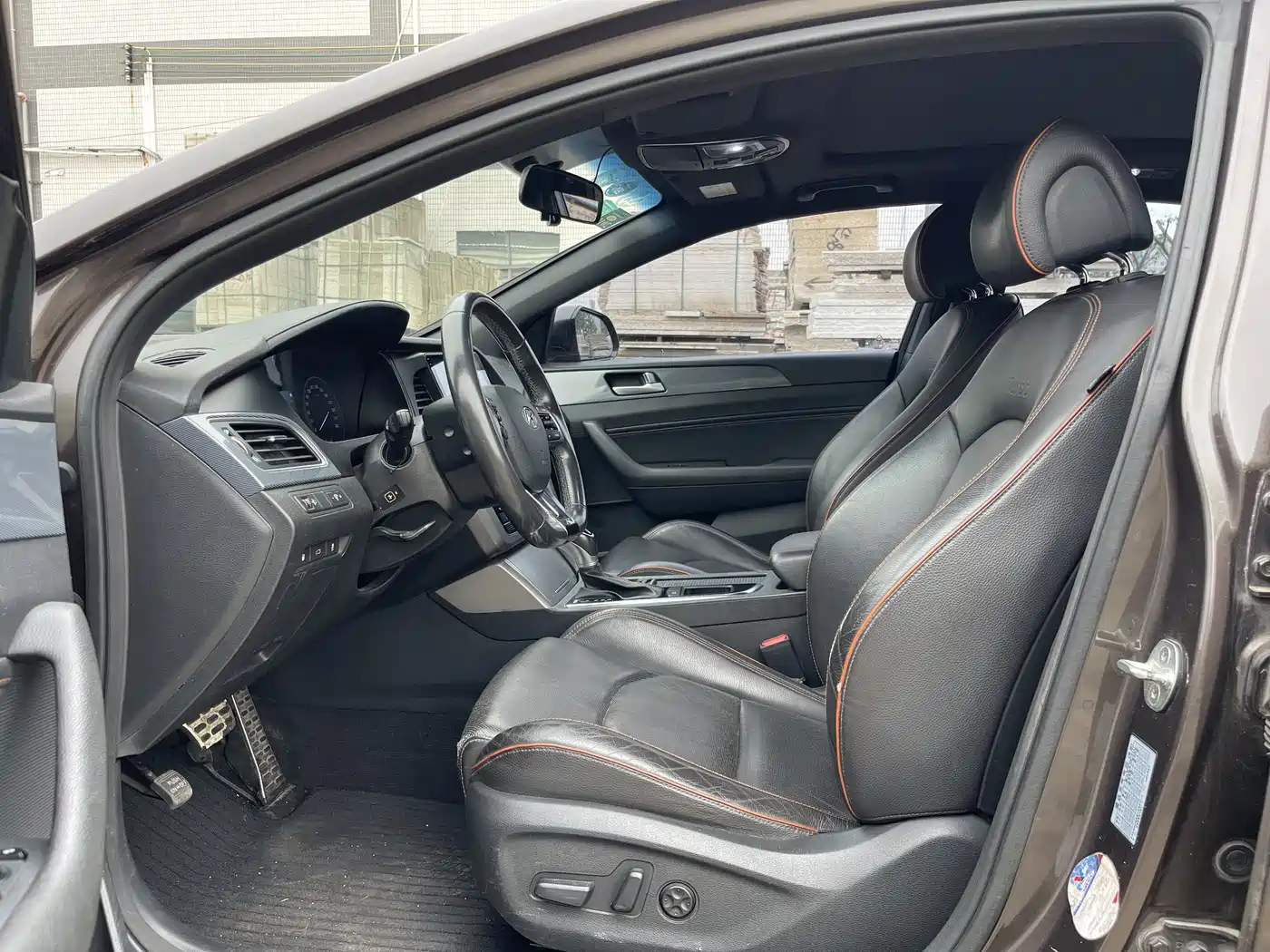 Hyundai Sonata 2015 1.6T GLS Smart фото 9