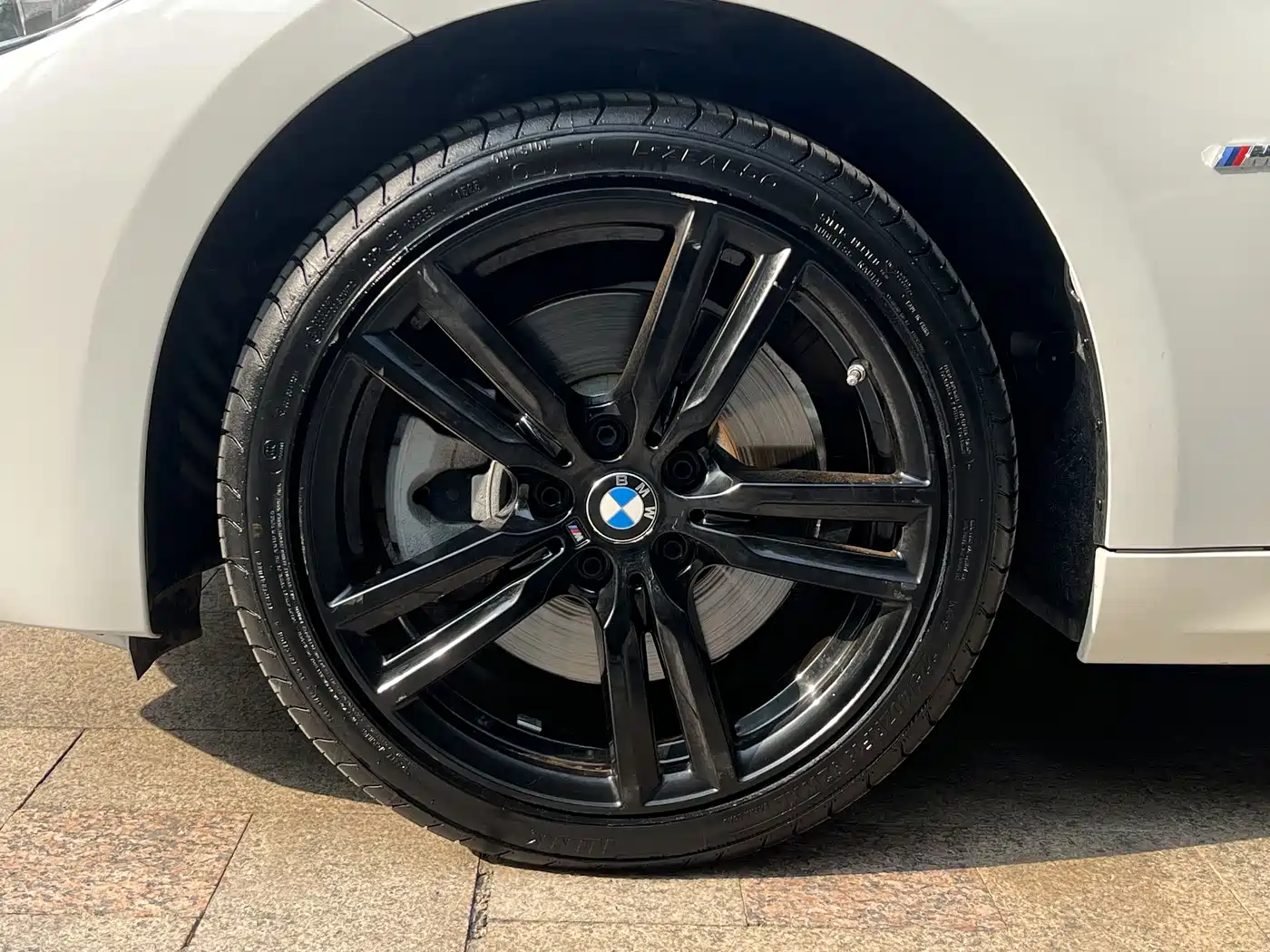 BMW 1 Series 2023 125i M Sport Shadow Edition фото 9