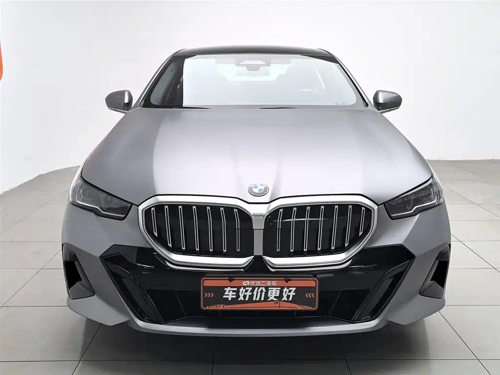 BMW 5 Series 2025 530Li Premium M Sport Package фото 3