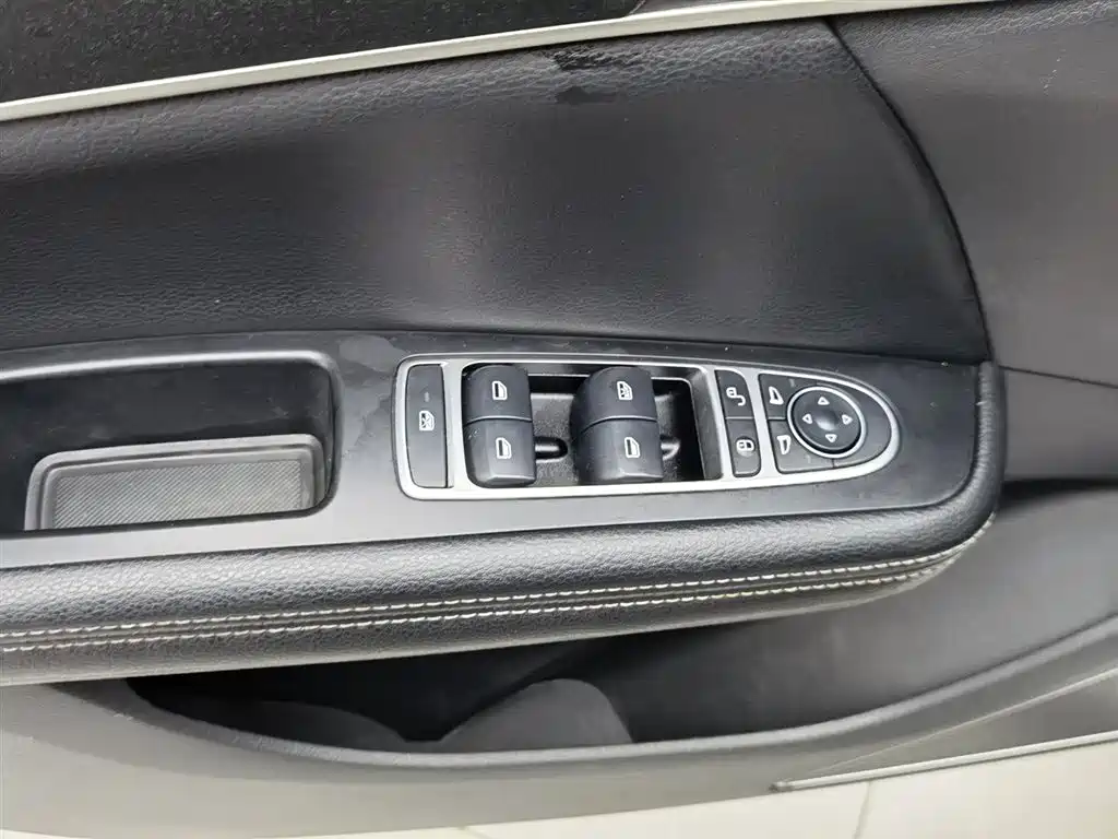 BYD Song MAX 2017 1.5T Auto Smart Elite 7-Seater фото 9