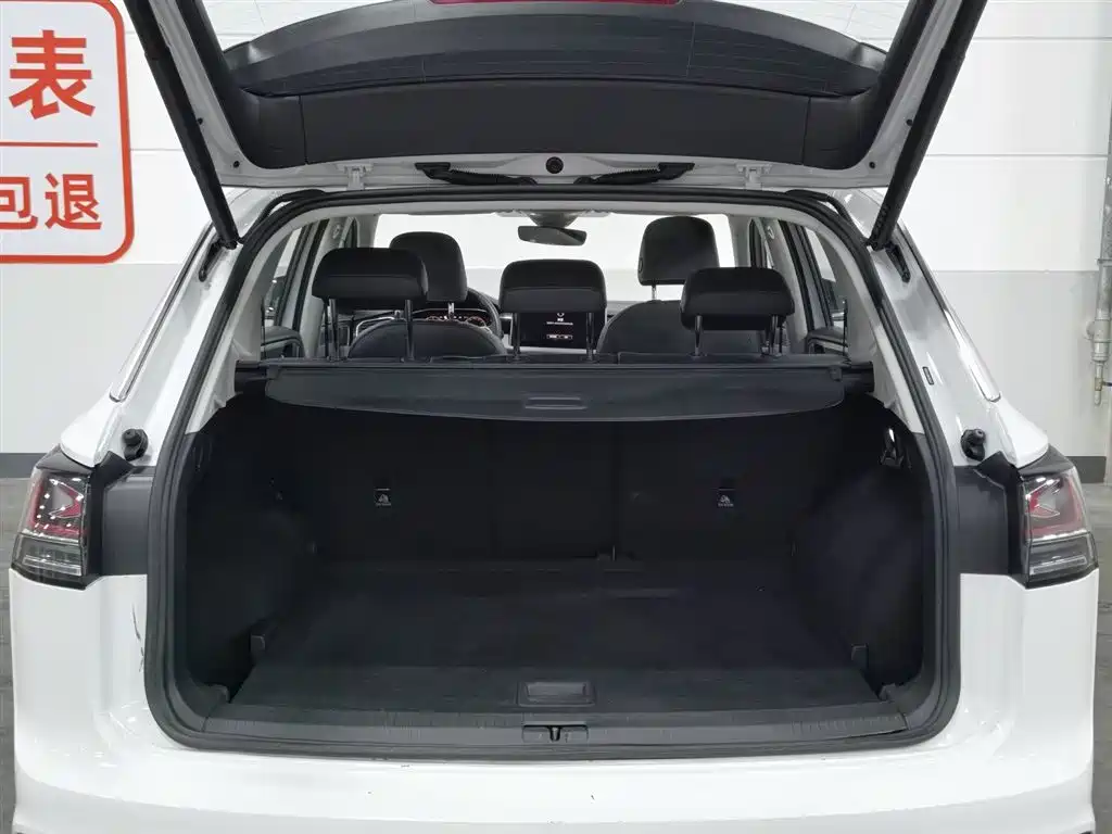 Volkswagen Tayron 2024 300TSI 2WD Luxury Plus Advanced фото 16