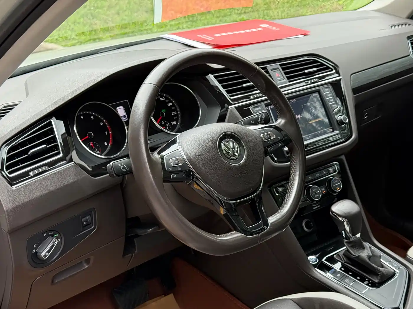 Volkswagen Tiguan L 2017 330TSI Automatic 2WD Luxury Edition фото 6