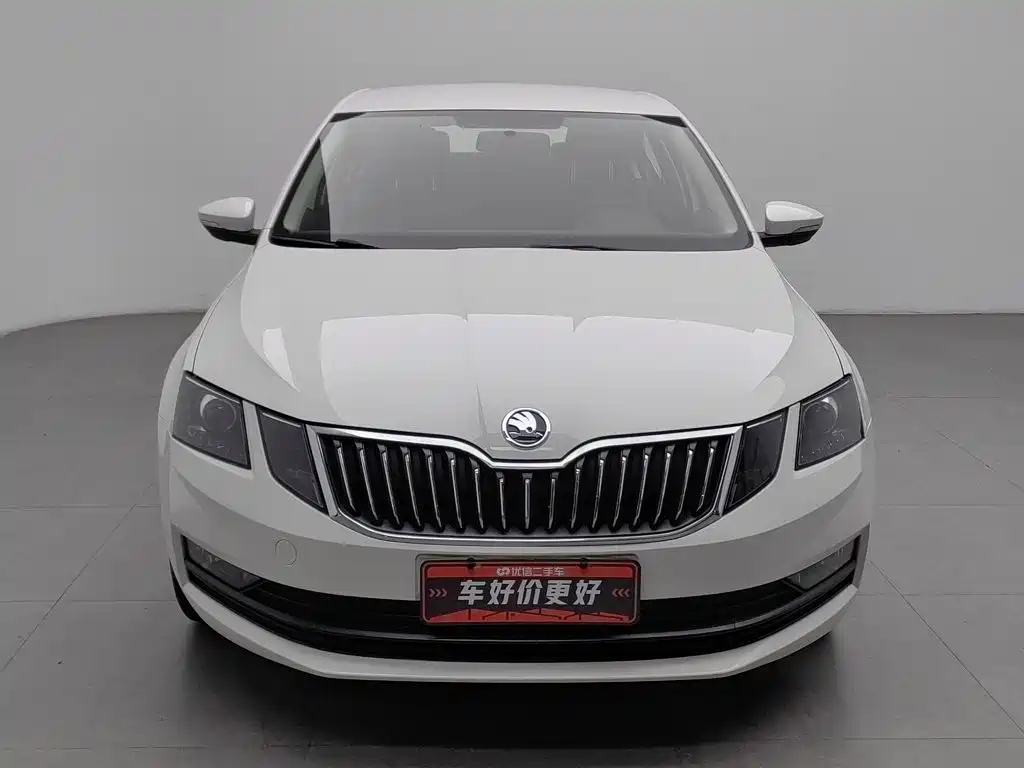 Фото 3 - Škoda Octavia