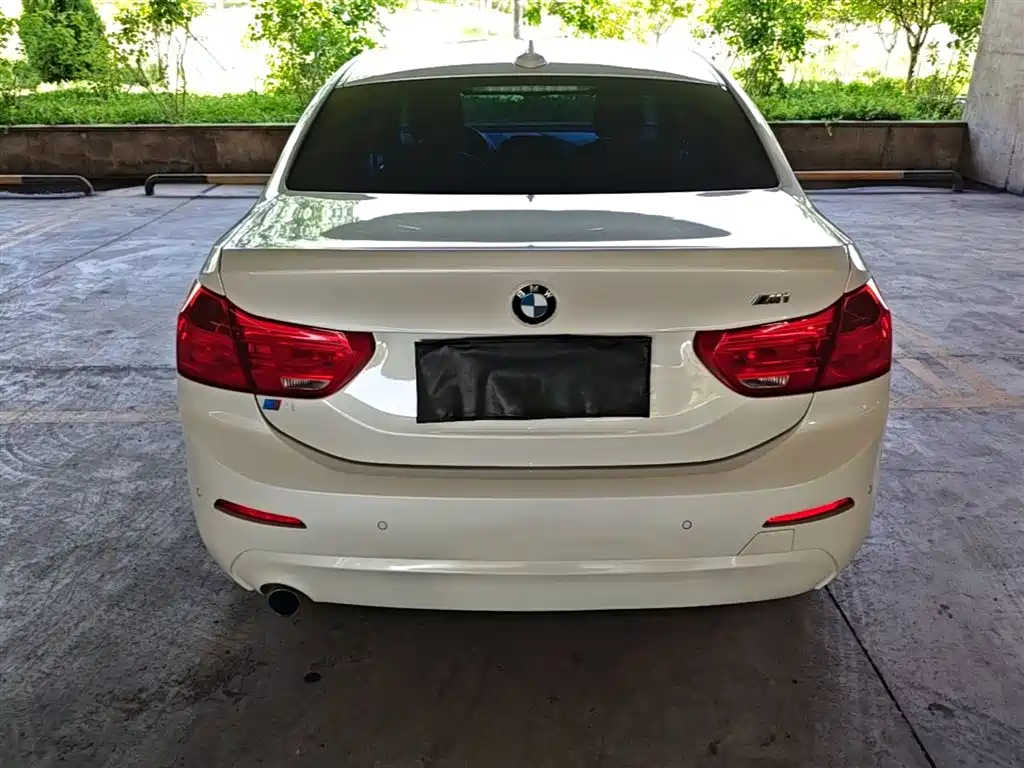 BMW 1 Series 2018 118i Fashion Edition фото 6