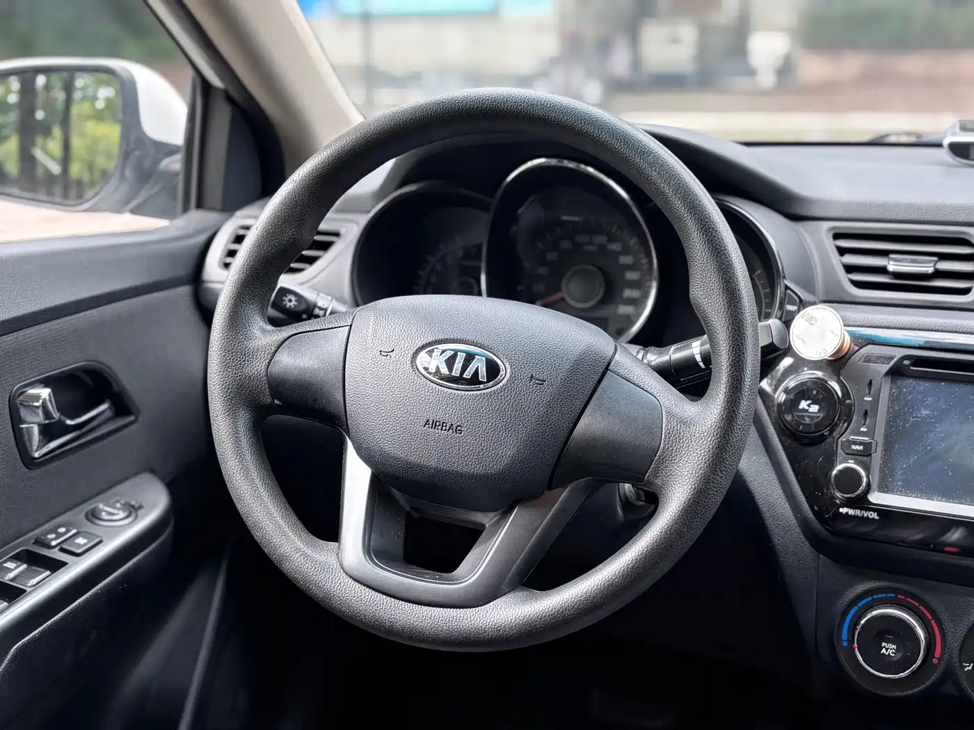 Kia K2 2013 2012 Sedan 1.4L AT GLS Commemorative Edition
