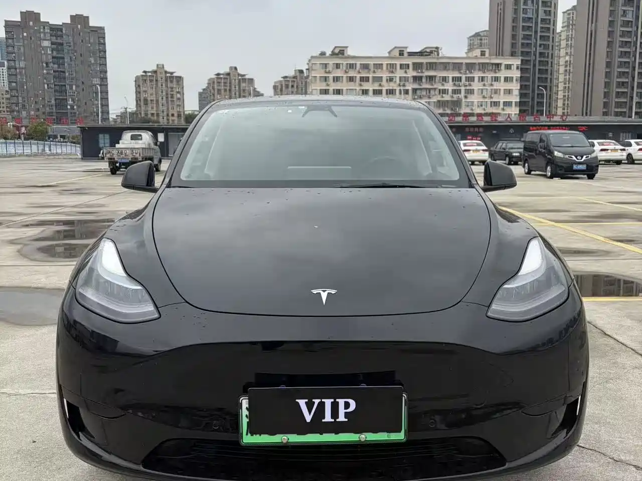 TESLA MODEL Y