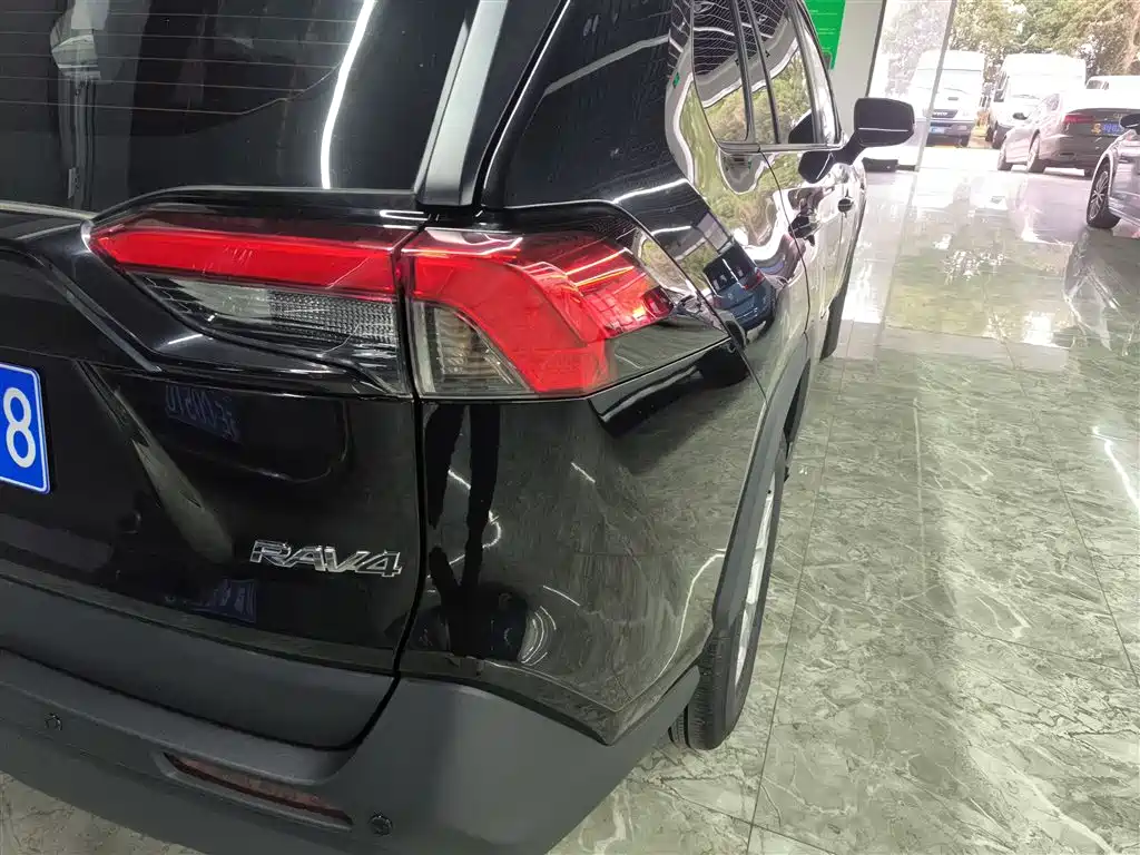 Toyota RAV4 Rongfang 2024 2.0L CVT FWD Urban Edition фото 24