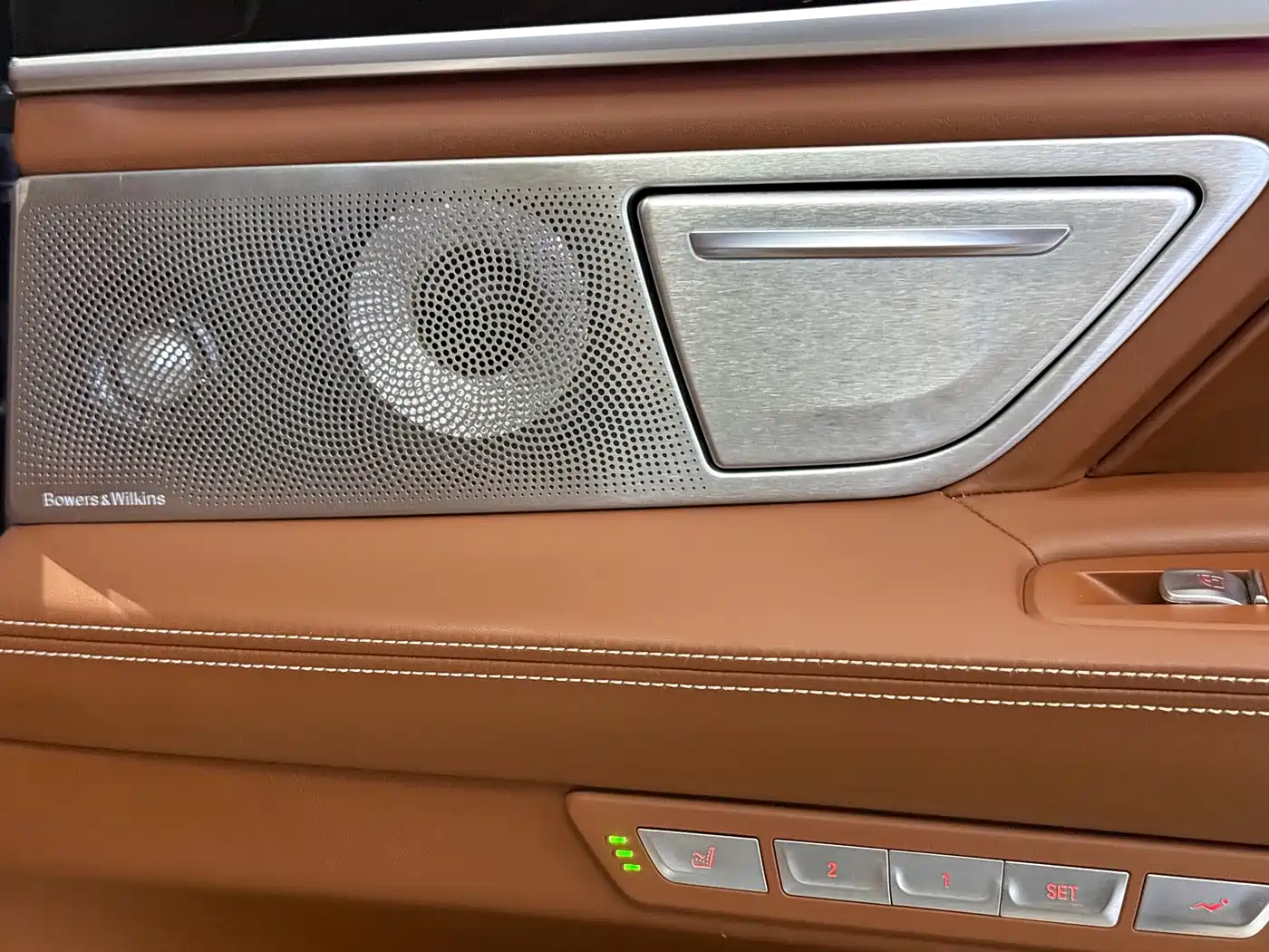 Фото 13 - BMW 7 Series