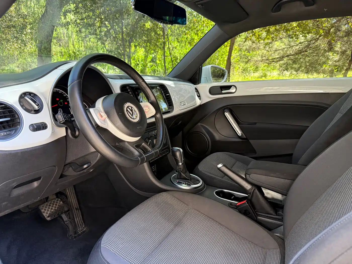 Volkswagen Beetle 2014 1.4TSI Fashion Edition фото 6