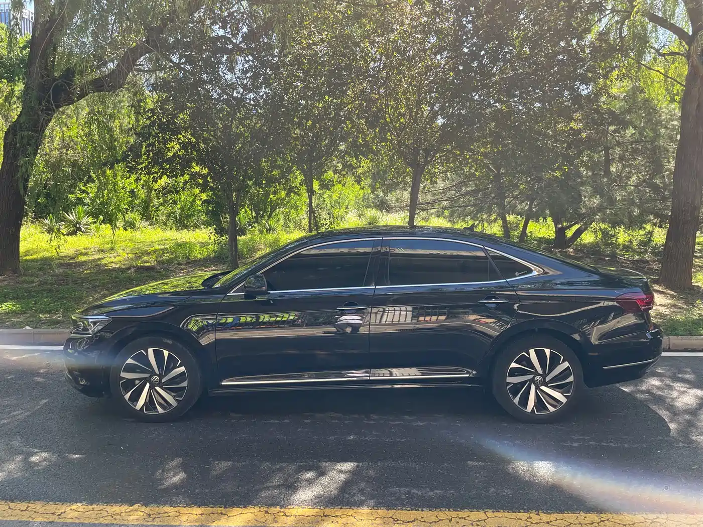 Volkswagen Passat 2023 Facelift 330TSI Luxury Edition фото 4