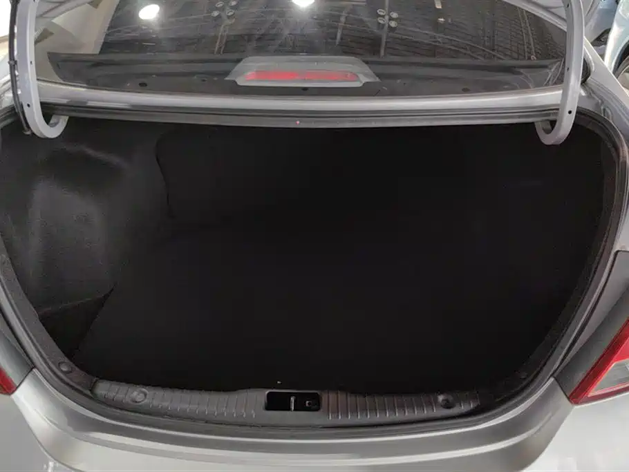 Hyundai Verna 2014 1.4L Manual Top TOP фото 4
