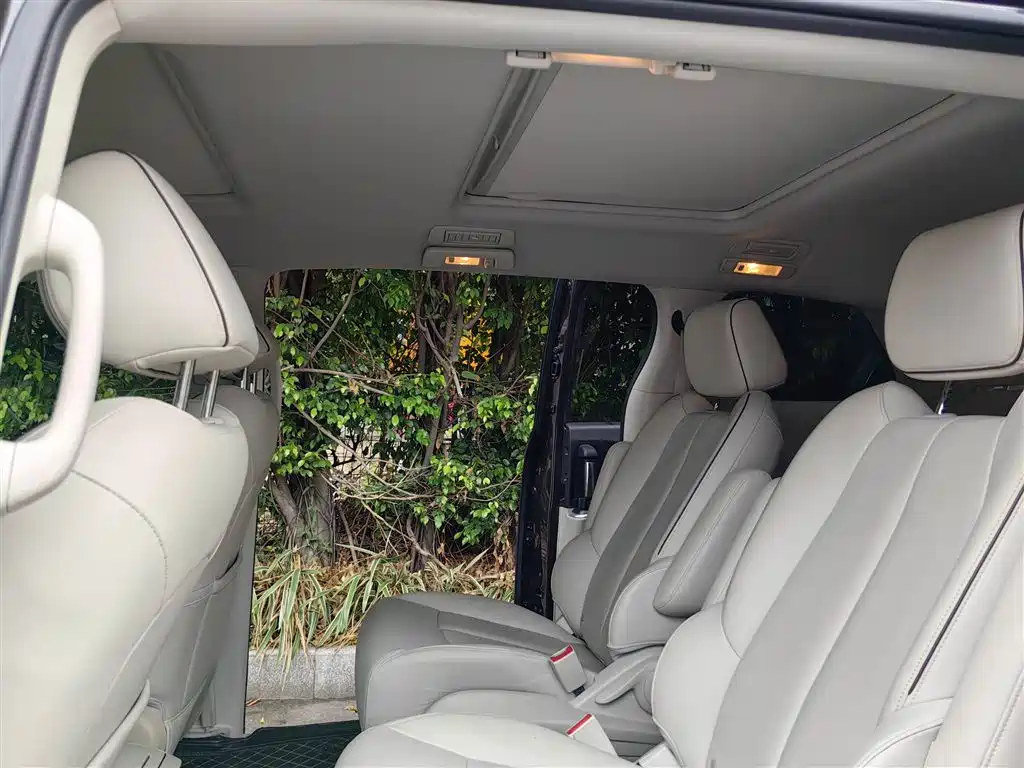 Buick GL8 2021 Land Business Class 652T Premium фото 8
