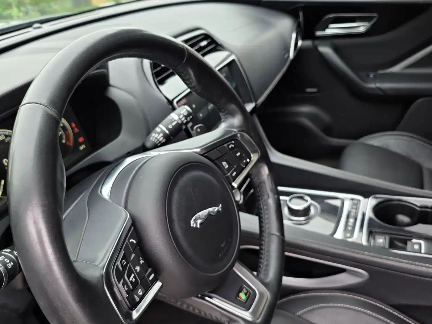 Jaguar F-PACE 2016 2016 2.0T FWD R-Sport Edition